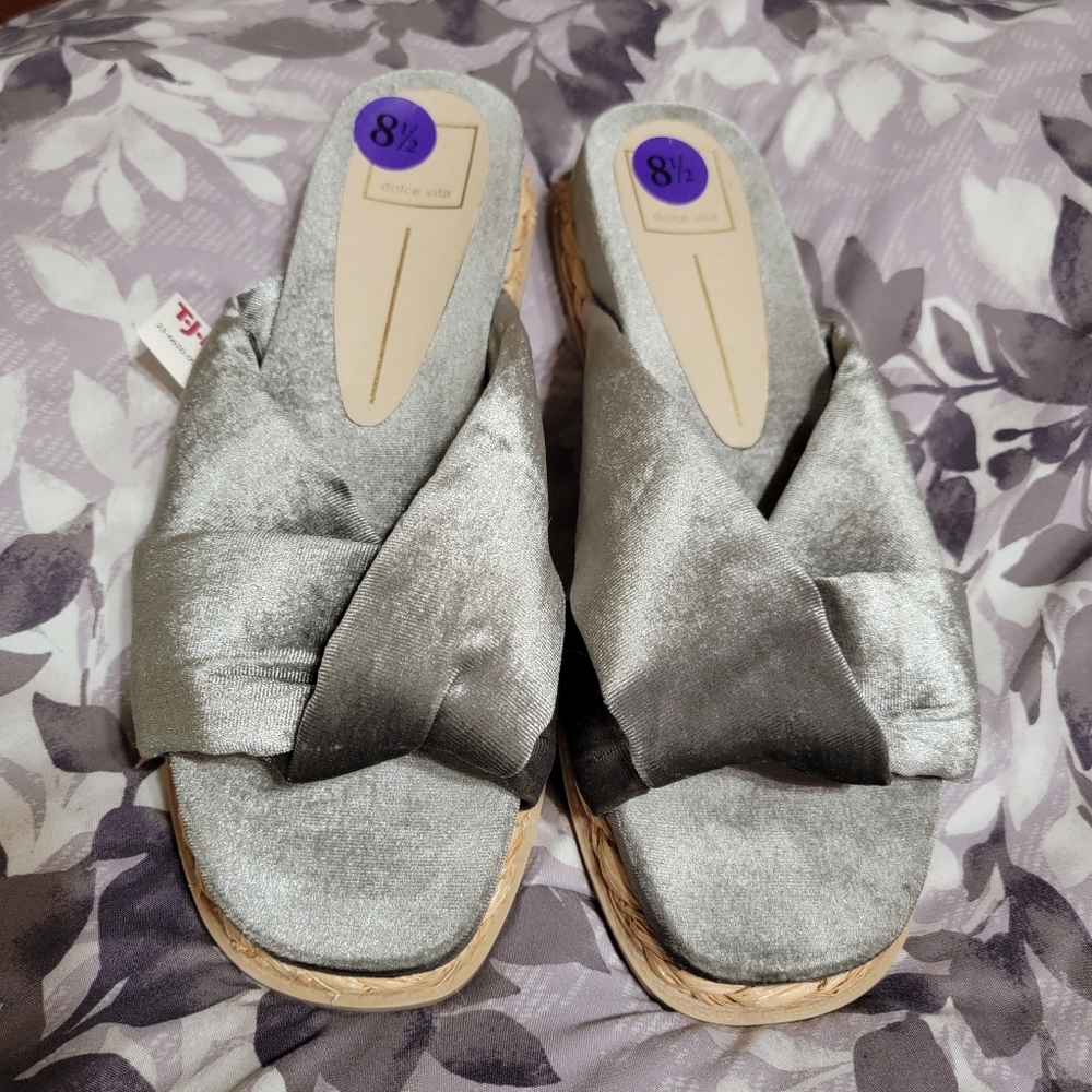 Dolce Vida Golda Knotted Velvet sandles